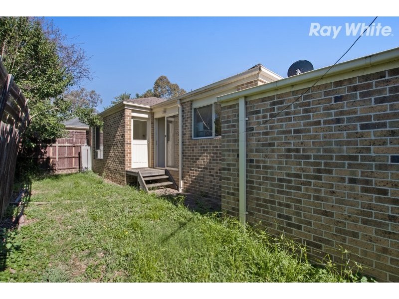 2/25 Farnham Road, Bayswater VIC 3153