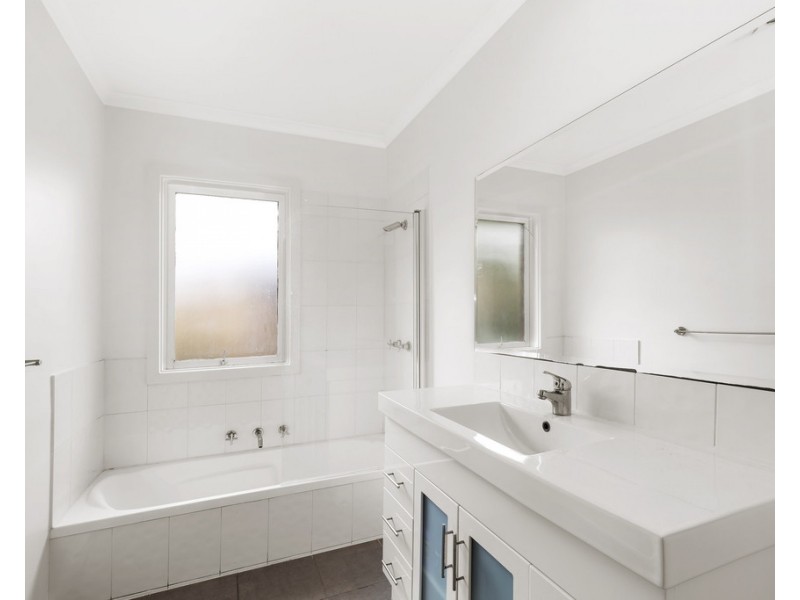 82 Anne Road, Knoxfield VIC 3180