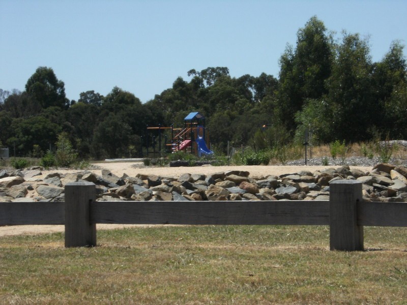 12 Mosman Close, Wantirna South VIC 3152