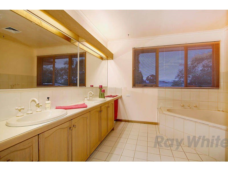 9 Newell Court, Wantirna VIC 3152