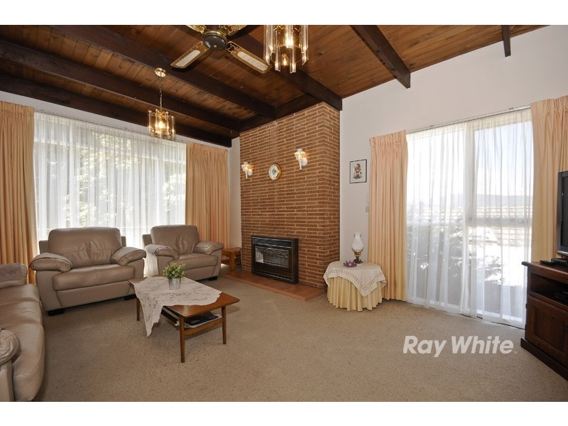 28 Kirrawee Avenue, Wantirna South VIC 3152