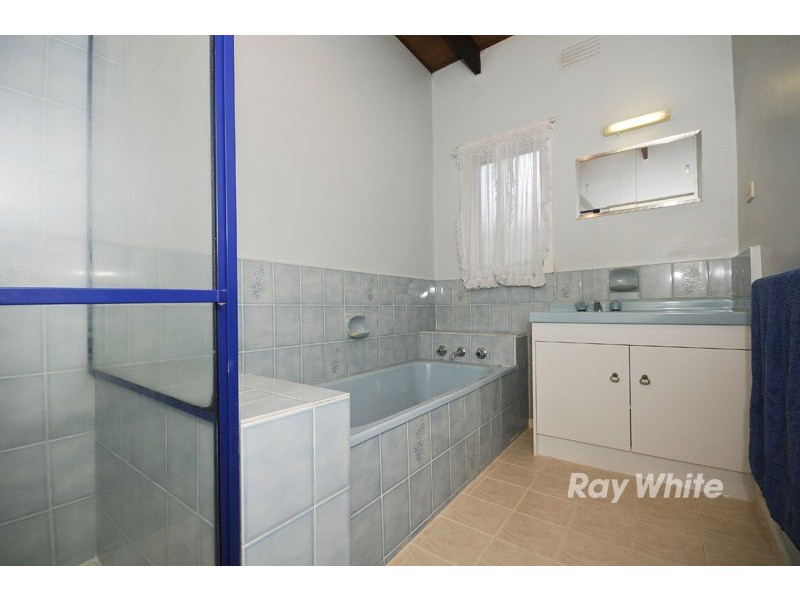 28 Kirrawee Avenue, Wantirna South VIC 3152