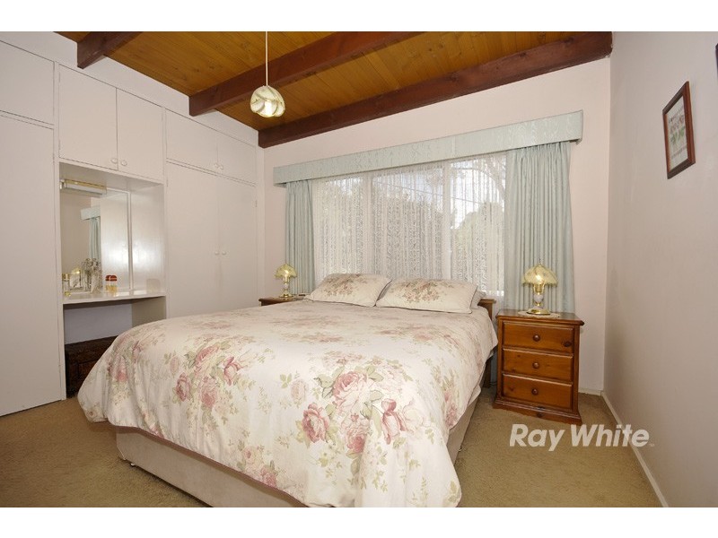 28 Kirrawee Avenue, Wantirna South VIC 3152