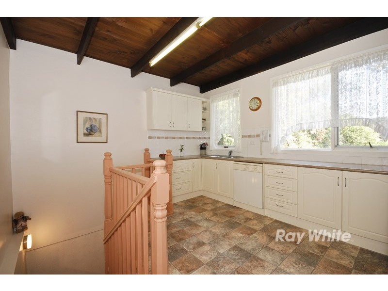 28 Kirrawee Avenue, Wantirna South VIC 3152