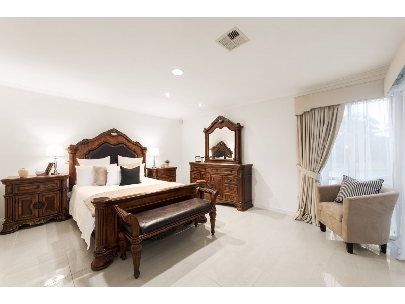 105 Cathies Lane, Wantirna South VIC 3152