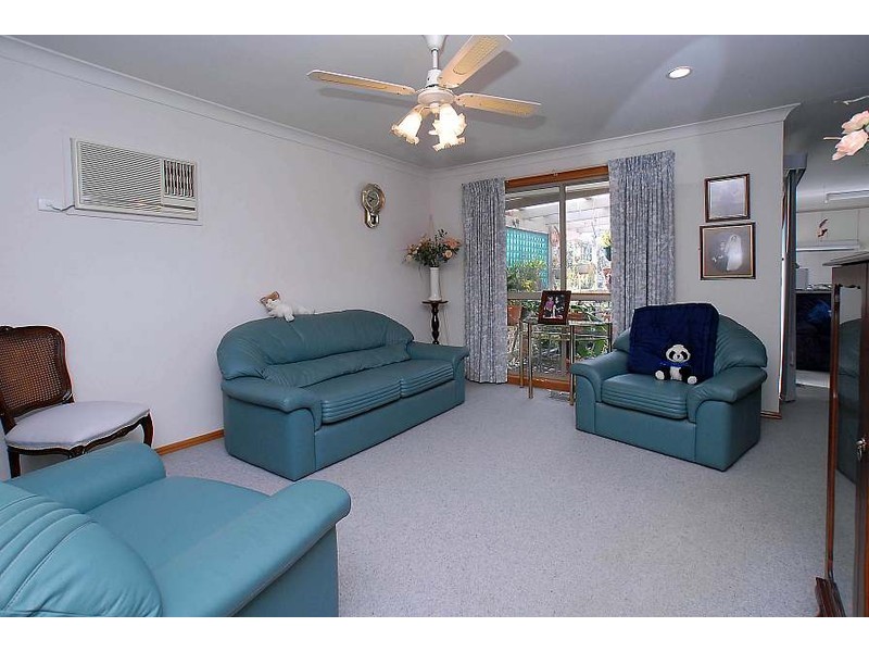 18 Warrawee Road, Wantirna South VIC 3152