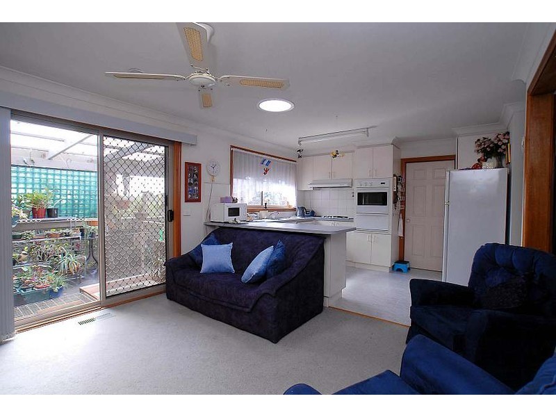 18 Warrawee Road, Wantirna South VIC 3152