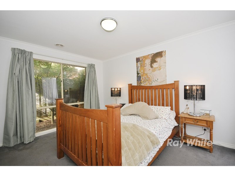 2/13 Somerset Street, Wantirna South VIC 3152