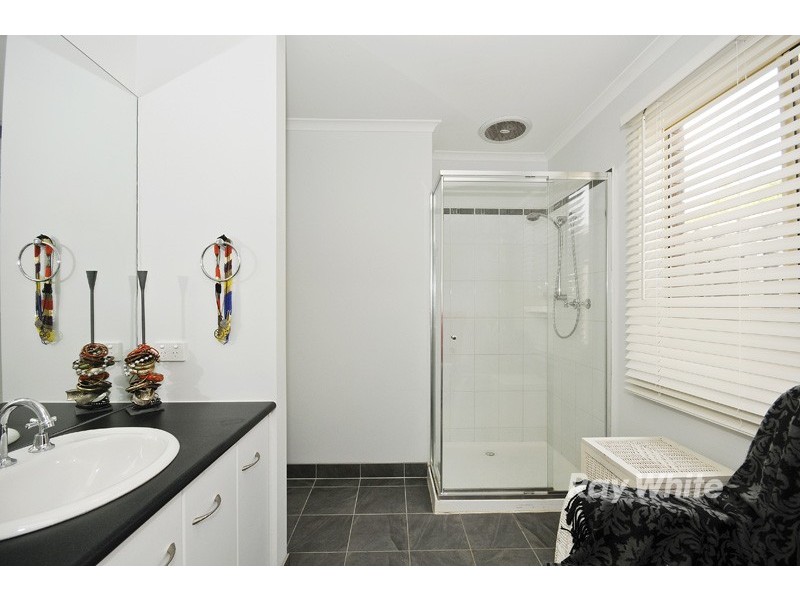 2/13 Somerset Street, Wantirna South VIC 3152