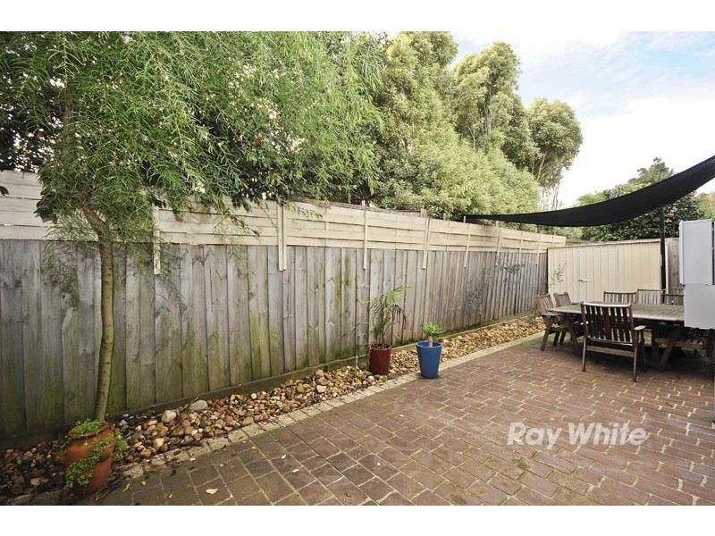 2/13 Somerset Street, Wantirna South VIC 3152