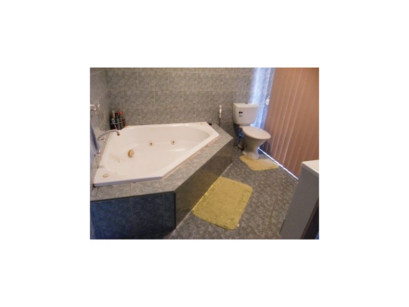 31 Selkirk Avenue, Wantirna VIC 3152