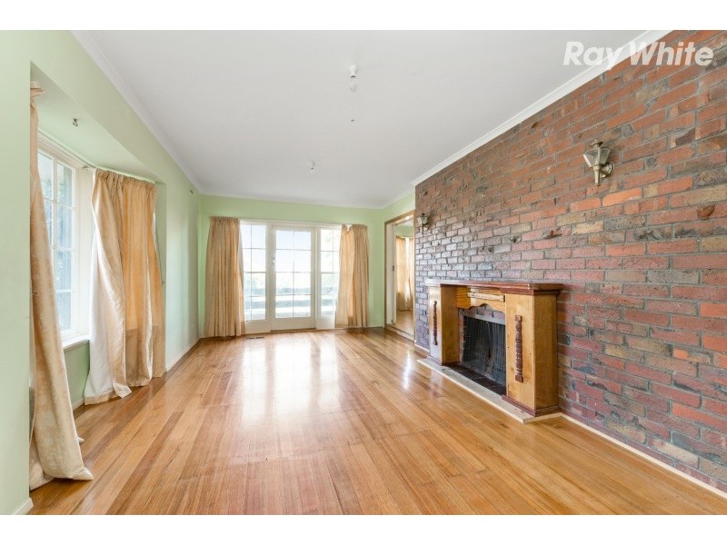 1 Coolomon Close, Wantirna South VIC 3152