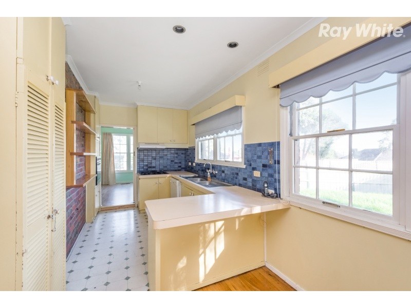 1 Coolomon Close, Wantirna South VIC 3152