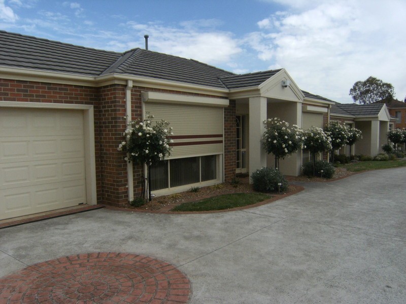 2/8 Mendora Crescent, Wantirna South VIC 3152