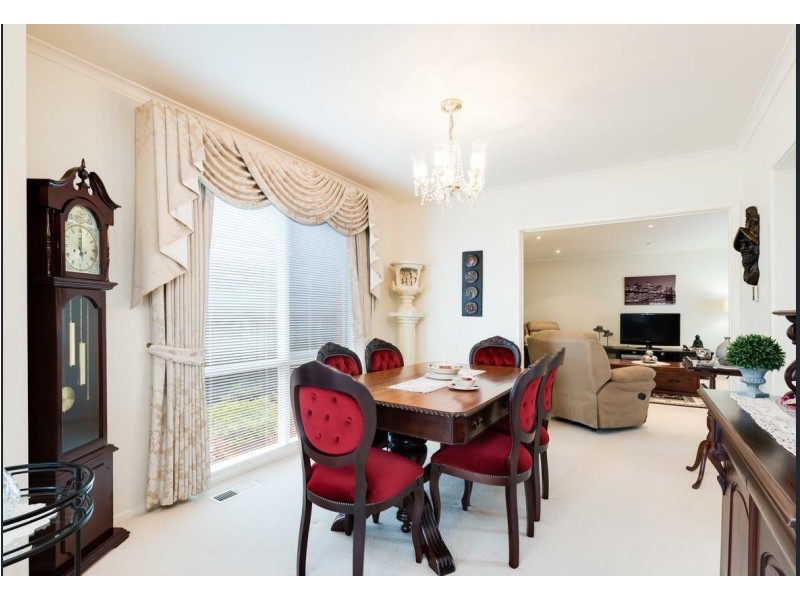 14 Wakley Crescent, Wantirna South VIC 3152