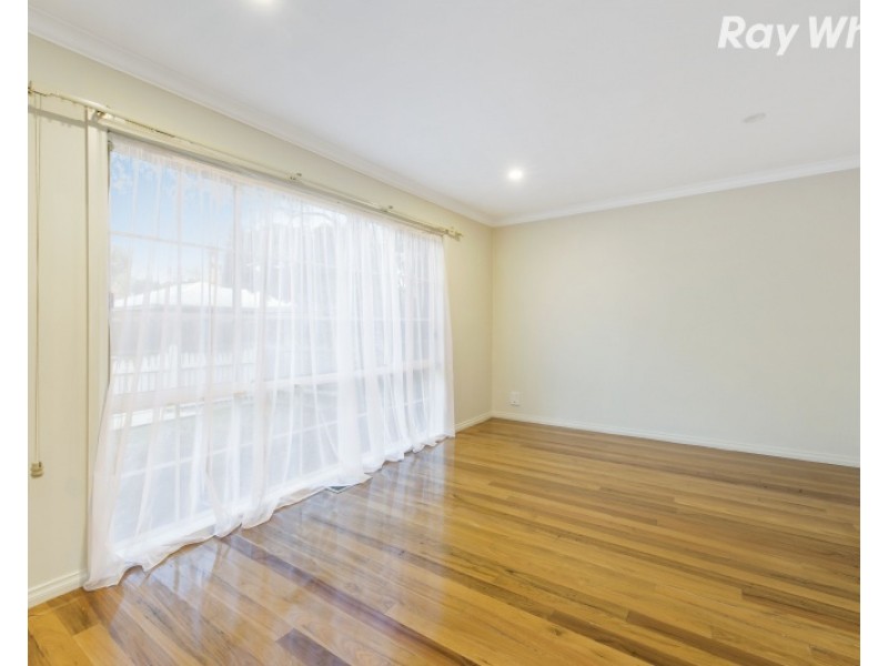 96 Lee-Ann Crescent, Croydon VIC 3136