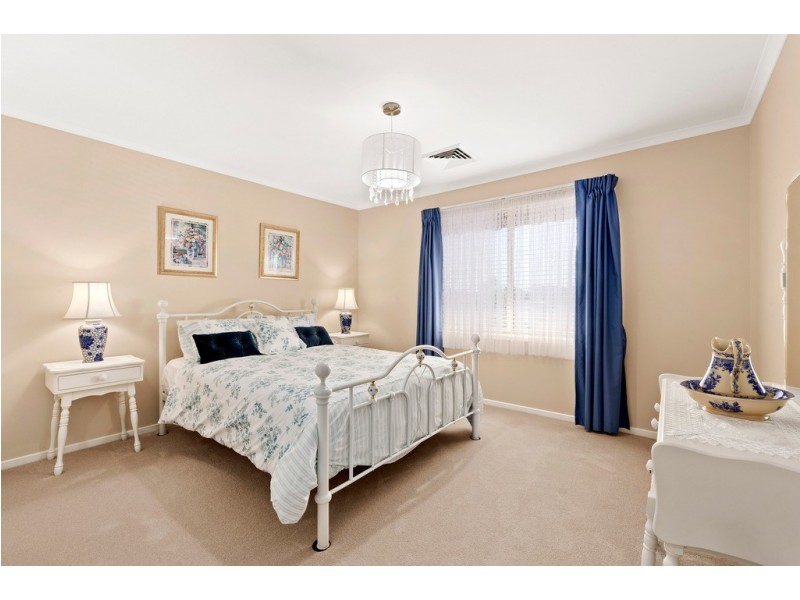 12 Whitehall Terrace, Ferntree Gully VIC 3156