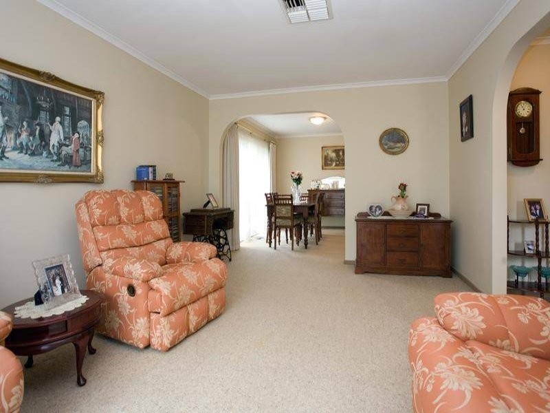 13 Calder Way, Wantirna South VIC 3152