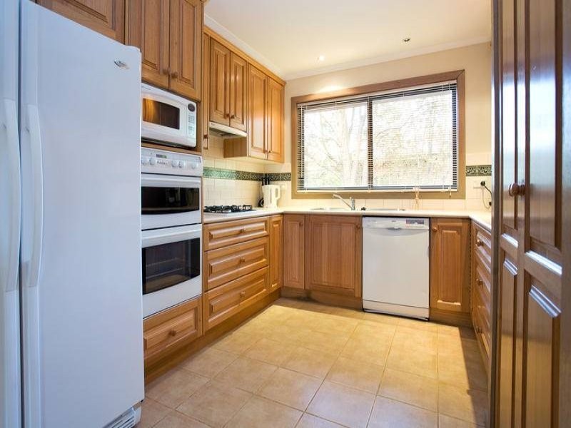 13 Calder Way, Wantirna South VIC 3152