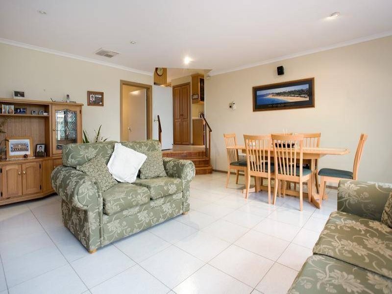 13 Calder Way, Wantirna South VIC 3152