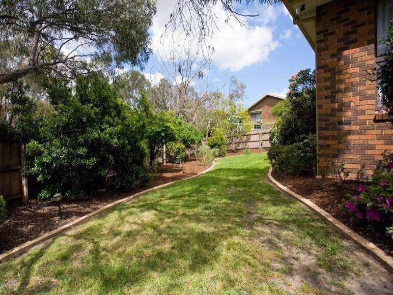 13 Calder Way, Wantirna South VIC 3152