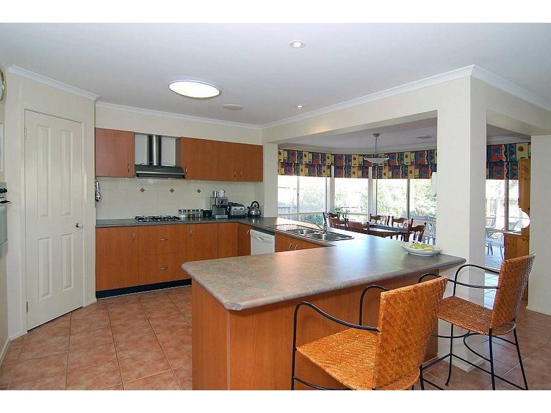 4 Noel Court, Wantirna South VIC 3152