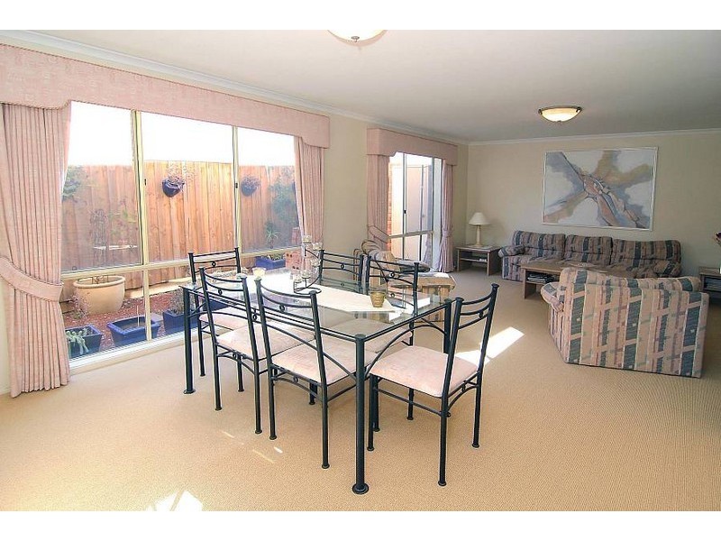 4 Noel Court, Wantirna South VIC 3152