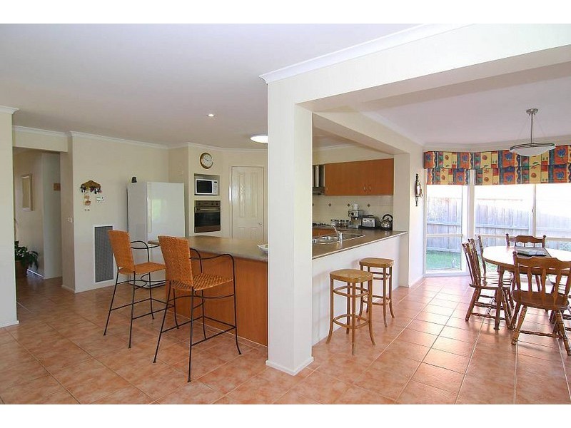 4 Noel Court, Wantirna South VIC 3152