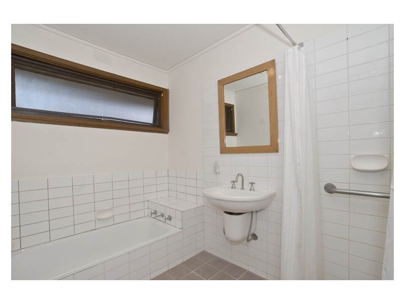 3 Dumfries Way, Wantirna VIC 3152