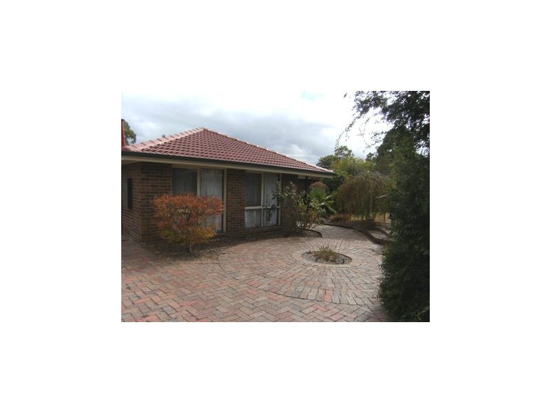 2 Hawksburn Crescent, Wantirna South VIC 3152