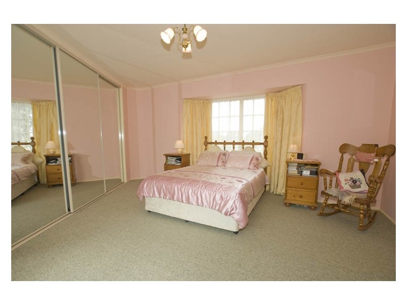 1 Coolomon Close, Wantirna South VIC 3152