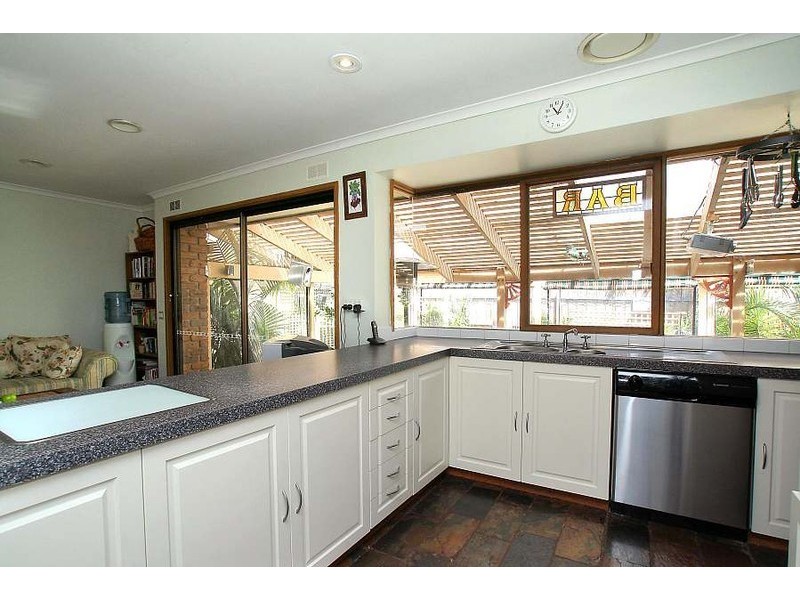 13 Hawksburn Crescent, Wantirna South VIC 3152