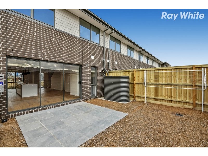 11 Cherry Walk, Wantirna South VIC 3152