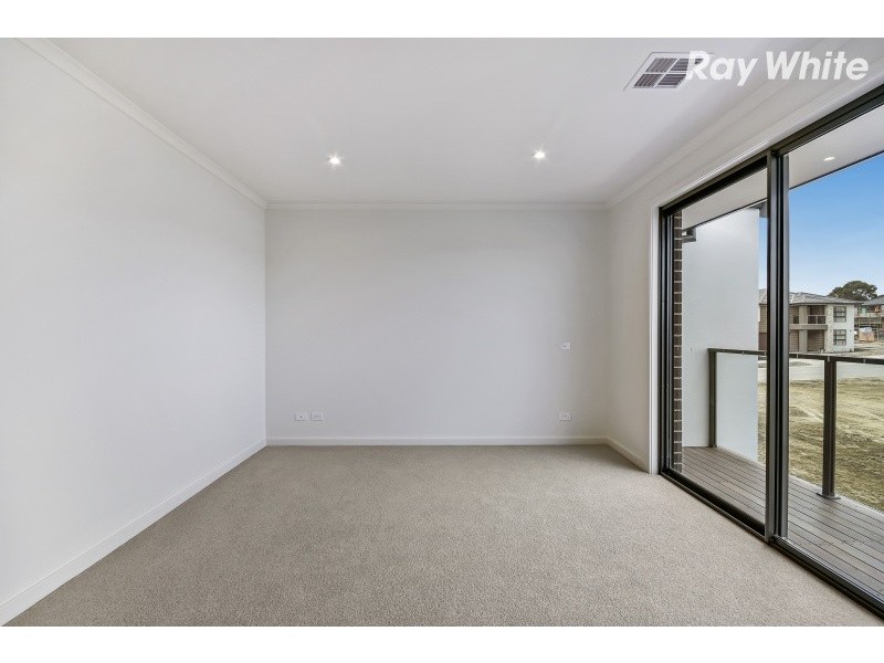 11 Cherry Walk, Wantirna South VIC 3152