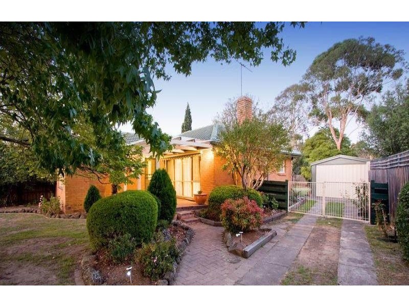 2  Cumberland Avenue, Bayswater VIC 3153