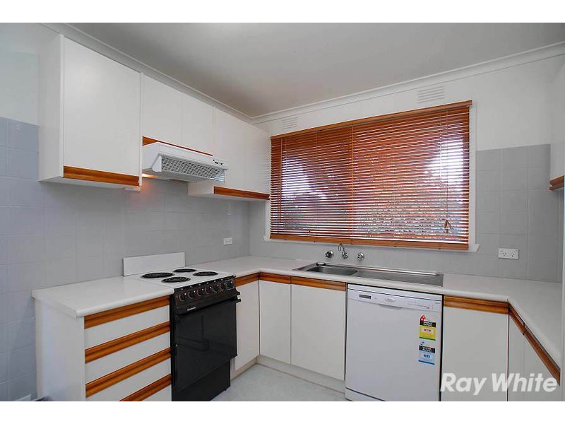 6 Cumberland Avenue, Bayswater VIC 3153