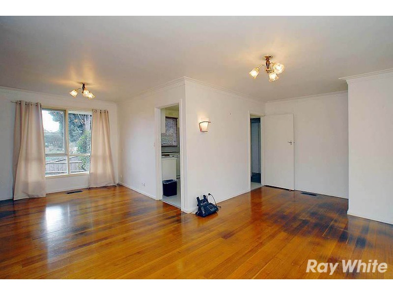 6 Cumberland Avenue, Bayswater VIC 3153