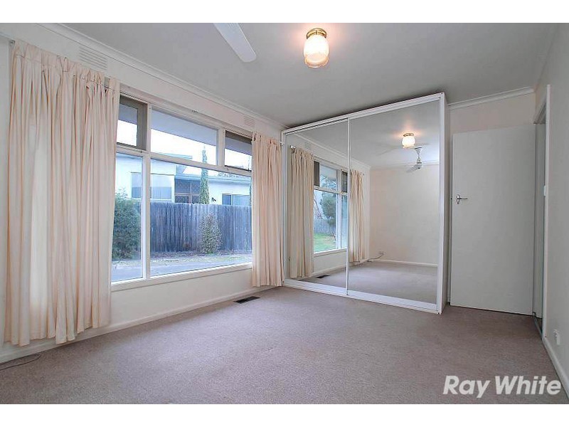 6 Cumberland Avenue, Bayswater VIC 3153