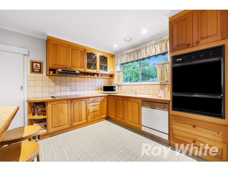 31 Saxonwood Drive, Doncaster East VIC 3109