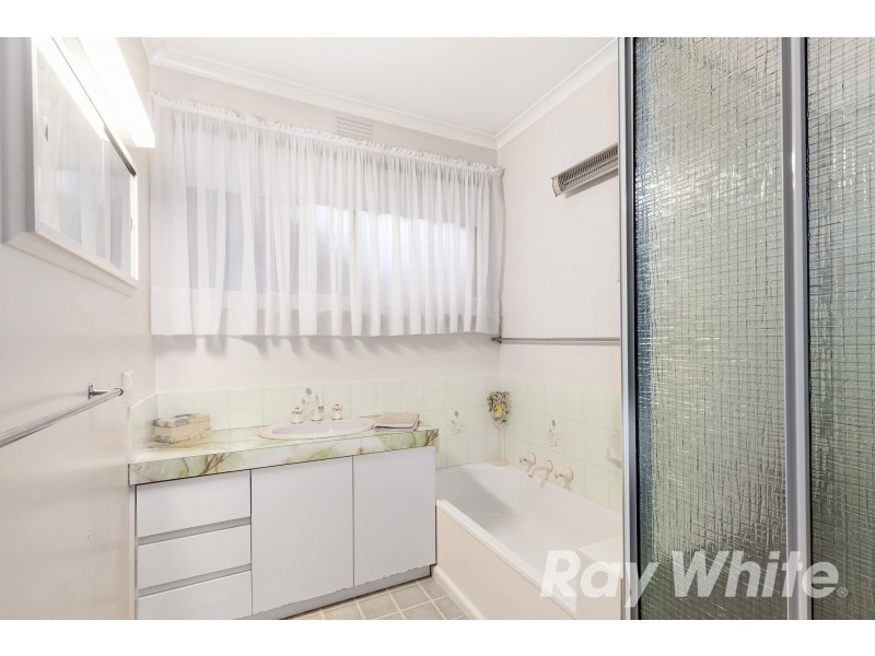 31 Saxonwood Drive, Doncaster East VIC 3109