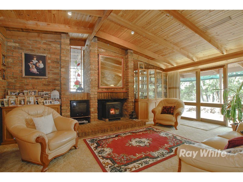 13 Seascape Close, Ferntree Gully VIC 3156