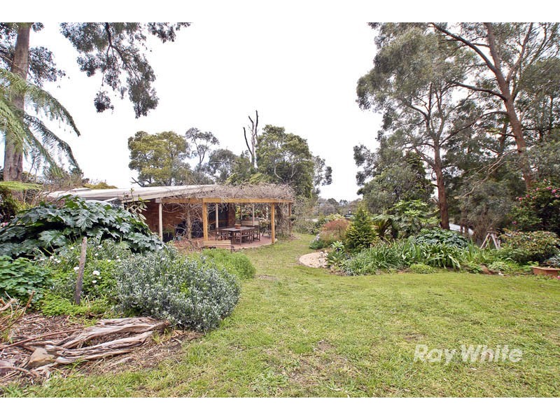 13 Seascape Close, Ferntree Gully VIC 3156