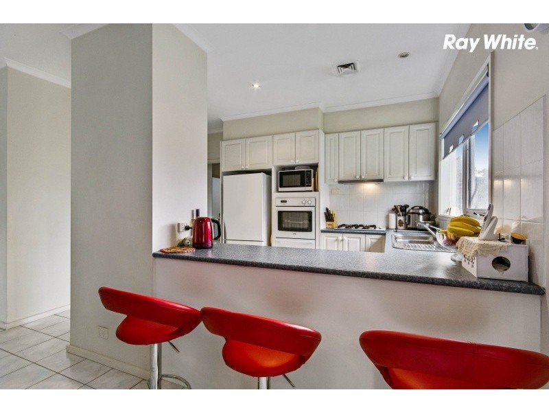 2/25 Blind Creek Lane, Wantirna South VIC 3152