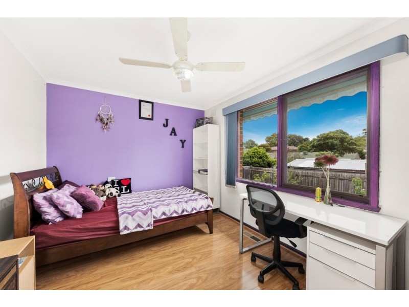 18 Cloverlea Drive, Wantirna VIC 3152