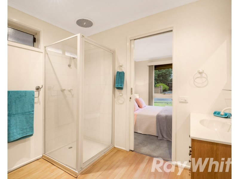 24 Greenaway Drive, Ferntree Gully VIC 3156