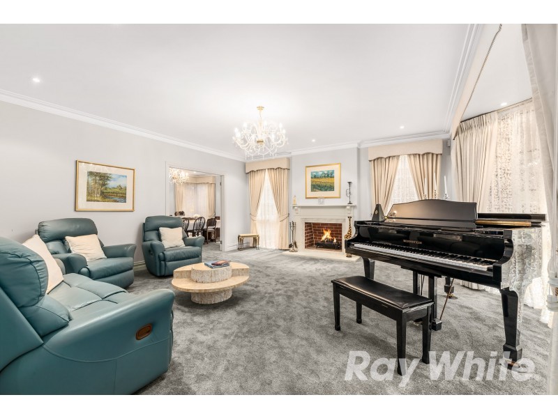 24 Tresise Avenue, Wantirna South VIC 3152