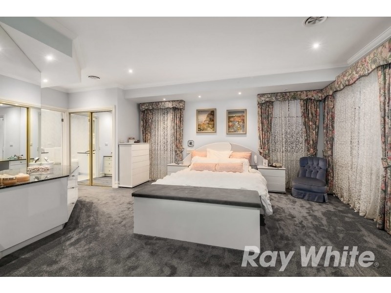 24 Tresise Avenue, Wantirna South VIC 3152