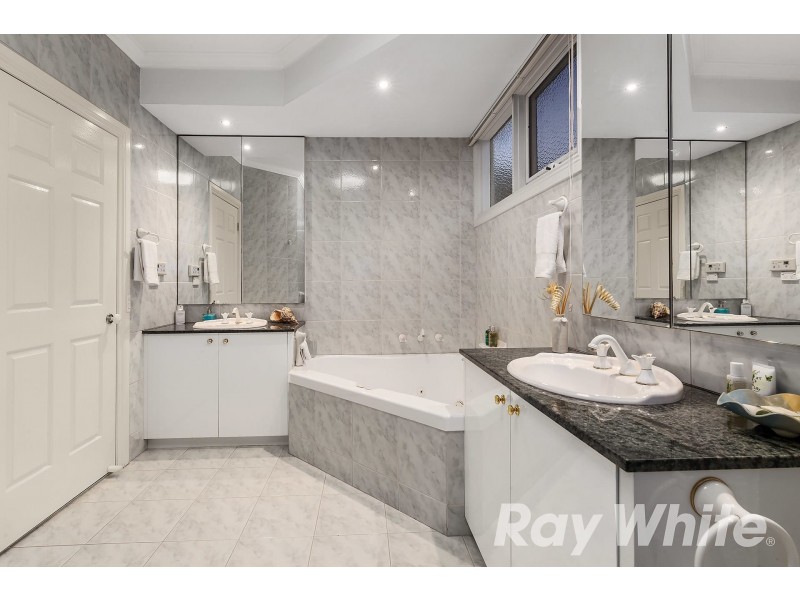 24 Tresise Avenue, Wantirna South VIC 3152