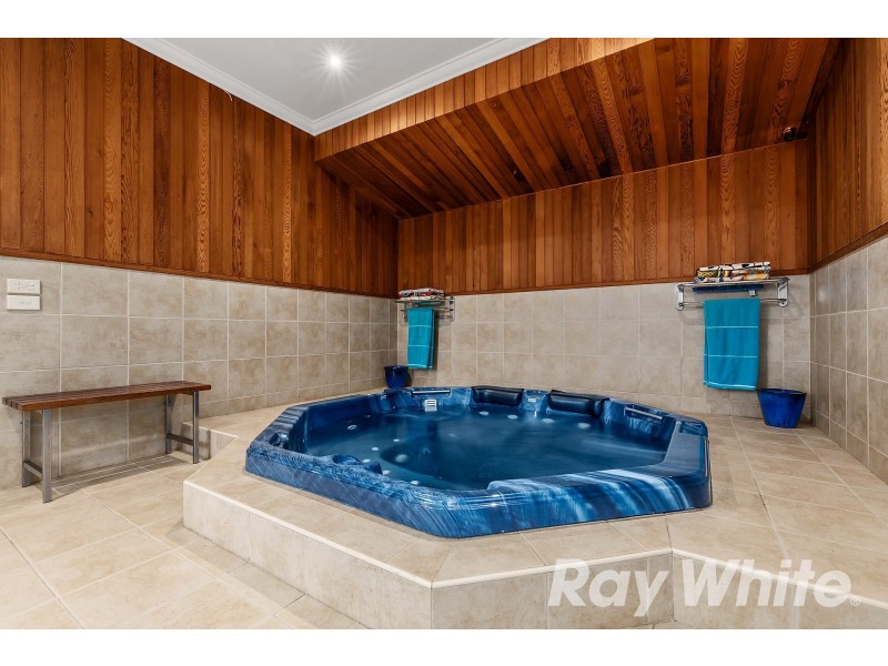 24 Tresise Avenue, Wantirna South VIC 3152