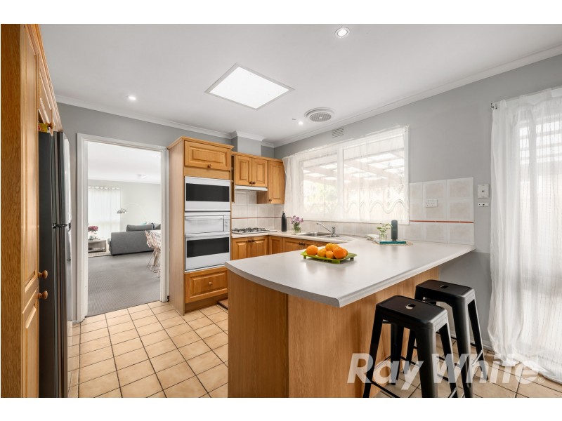 18 Kelvin Drive, Ferntree Gully VIC 3156